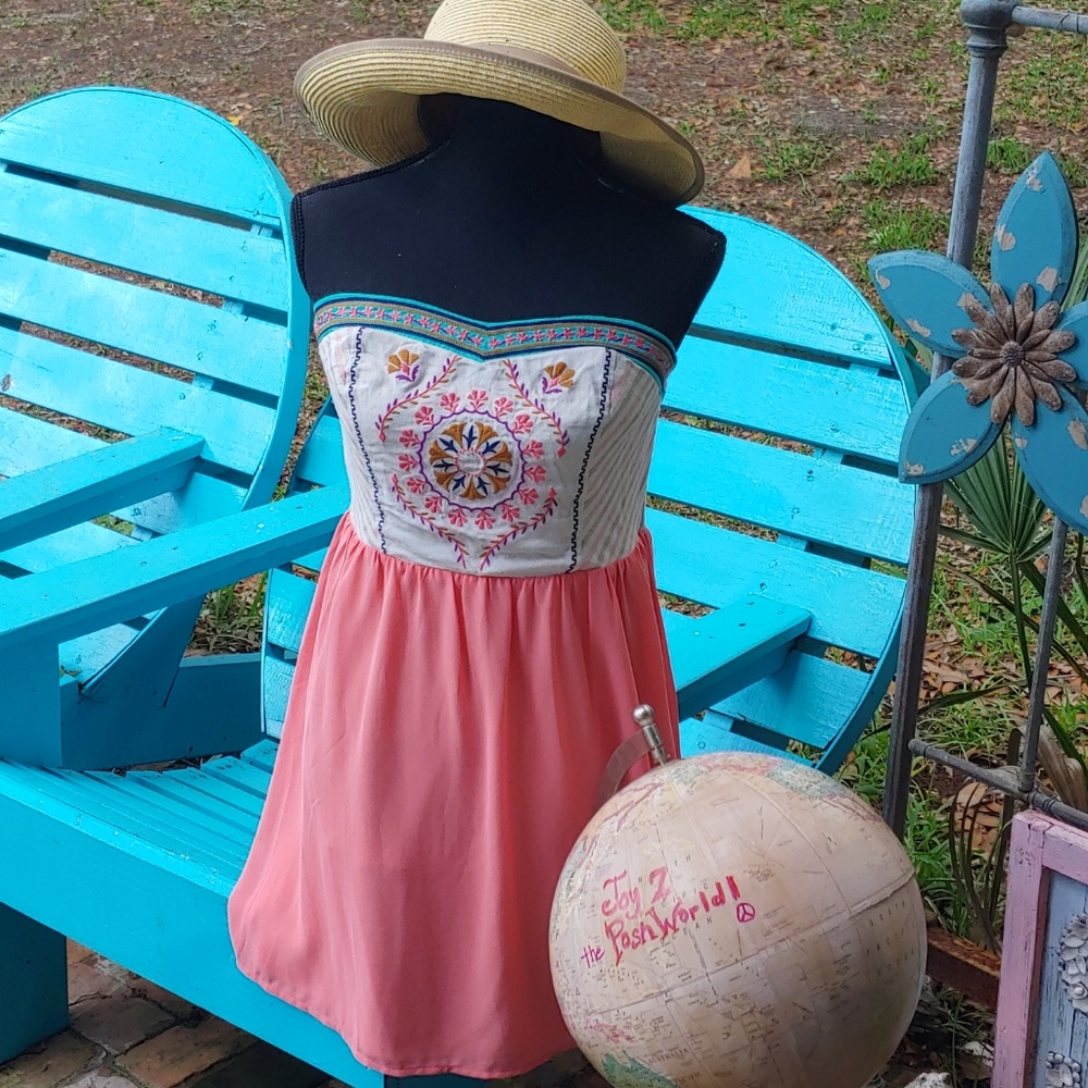 Flying Tomato Embroidered strapless Dress